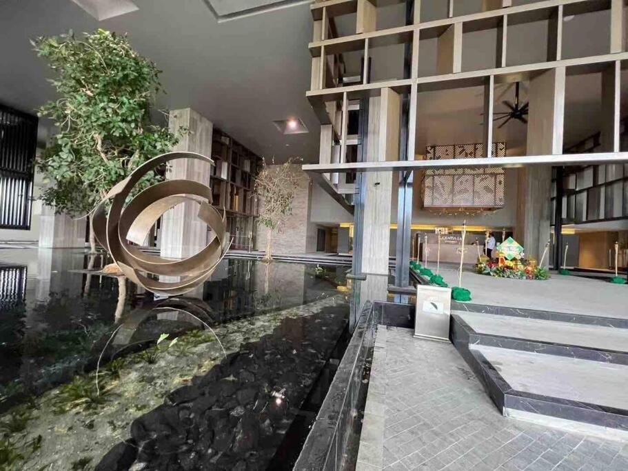 Infinity Pool/ Lucentia Bbcc, Near Lalaport, Pnb118, Klcc Apartment Куала Лумпур Екстериор снимка
