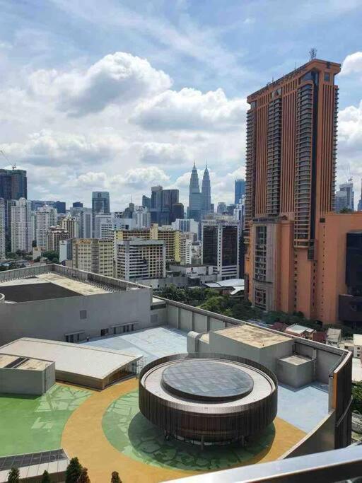 Infinity Pool/ Lucentia Bbcc, Near Lalaport, Pnb118, Klcc Apartment Куала Лумпур Екстериор снимка