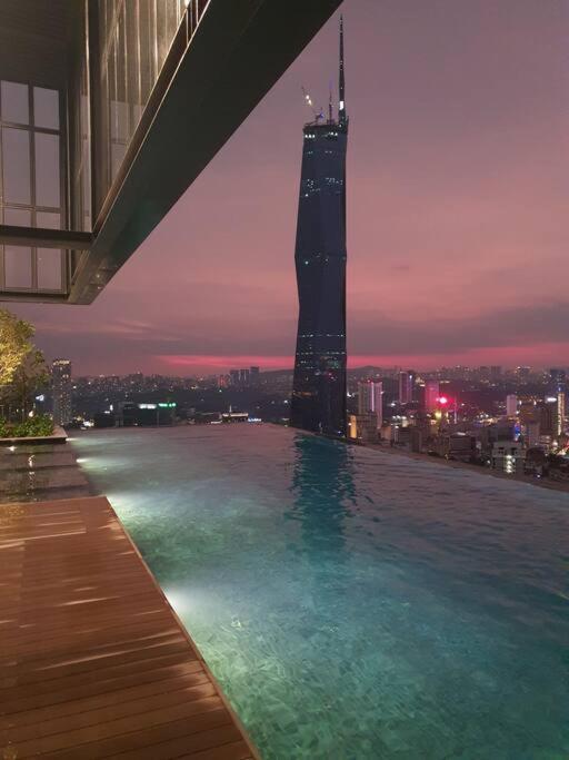 Infinity Pool/ Lucentia Bbcc, Near Lalaport, Pnb118, Klcc Apartment Куала Лумпур Екстериор снимка
